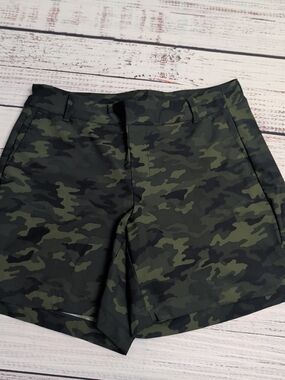 Spanx Sunshine Shorts Womens M Green Camo Stretch 6" Quick Dry Pull On $72MSRP